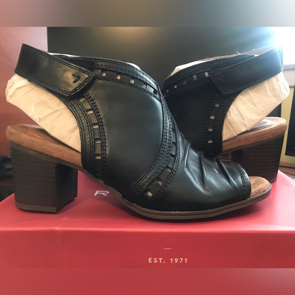 NWT Rockport Cobb Hill Hattie Envelope Black Leather Shoe/Sandal Size 9M